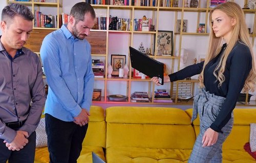 Борзая молодая начальница "рвёт сраки" двум подчиненным за потерянные бумаги.